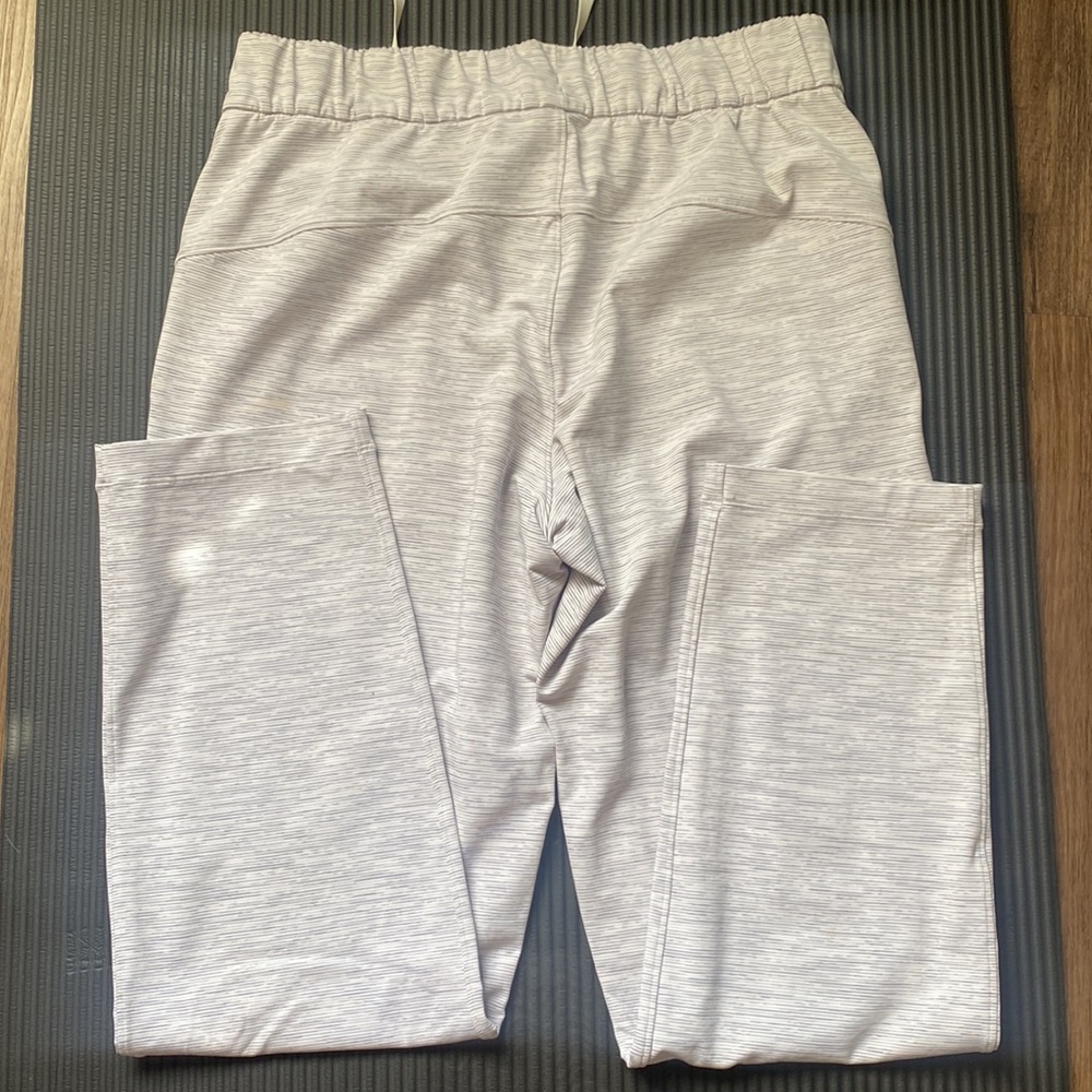 Lululemon On The Fly Pant size 6 - Picture 5 of 5